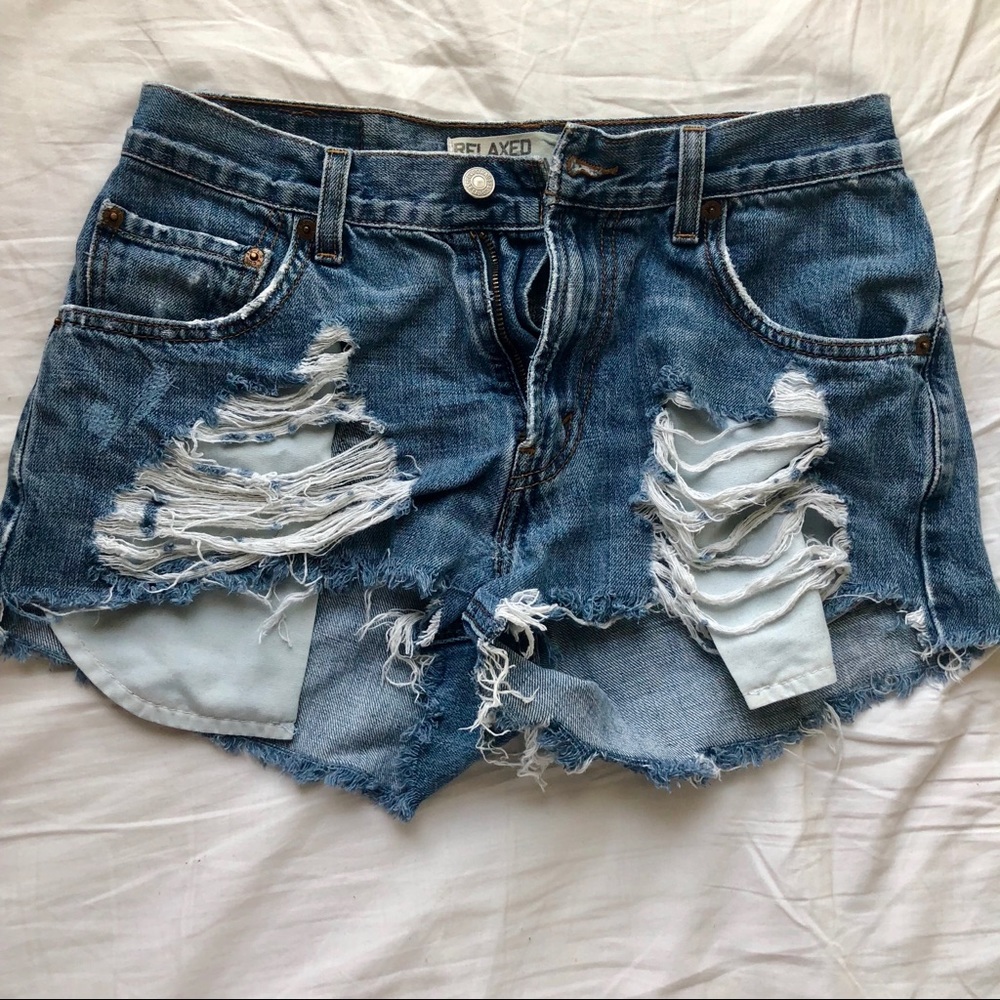 Distressed Levi’s Cut Off Denim Shorts